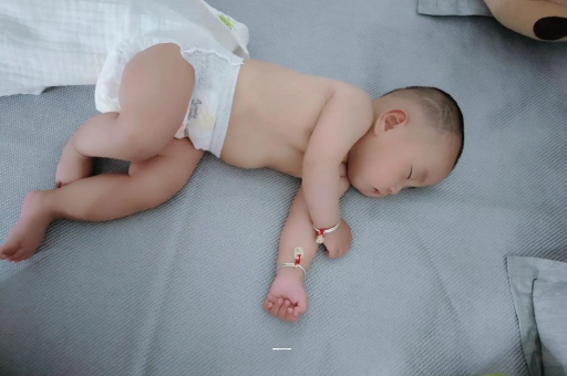 长葛4个月宝宝特点